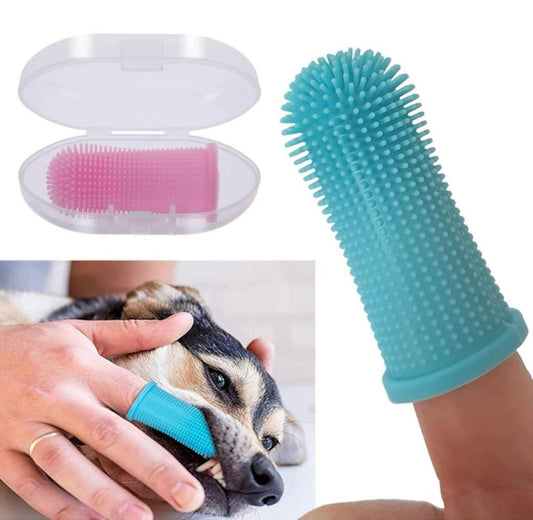 Toothbrush for dogs, soft and easy to use.